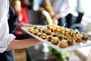 How to Choose a Wedding Caterer